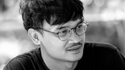 Aku Dilahirkan dari Trotoar yang Digusur