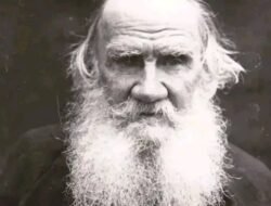 Leo Tolstoy: Sastrawan yang Membela Manusia Biasa